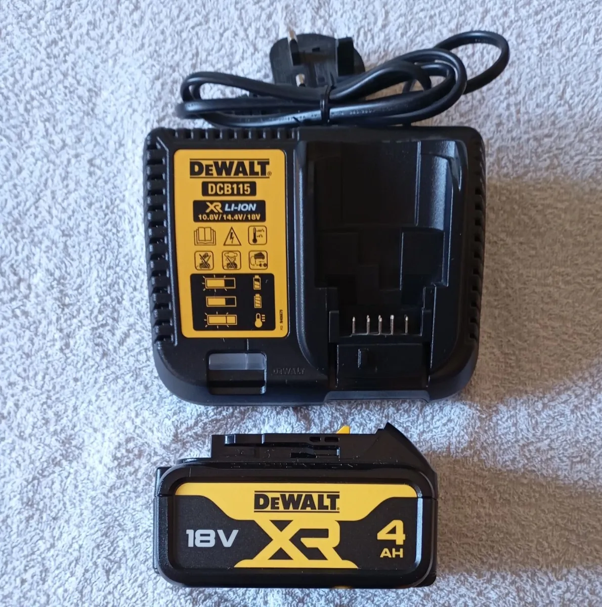 DeWalt 4ah Battery and Charger
