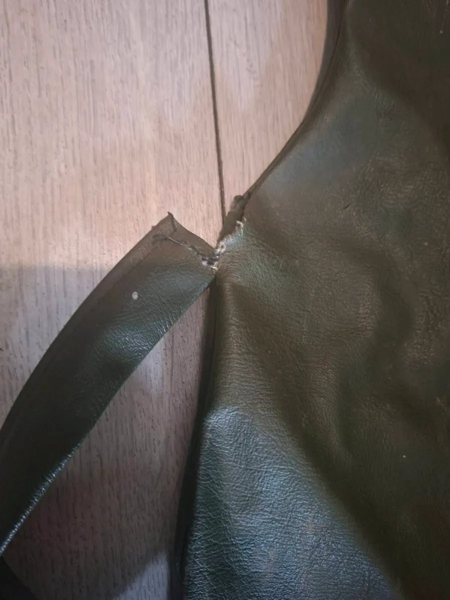 Vintage 1960's Acoustic guitar leather gigbag - Image 3