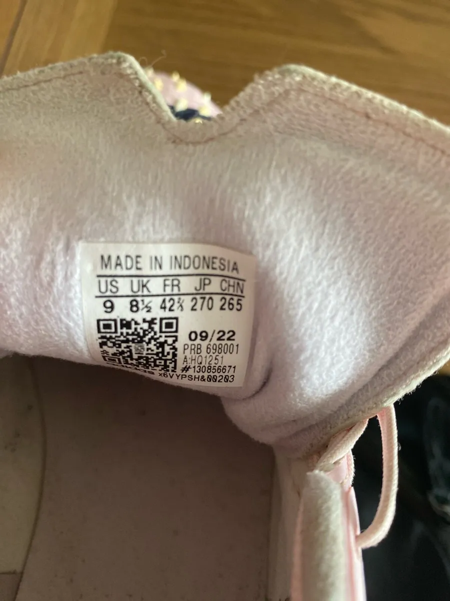 Football boots size 8.5 - Image 4