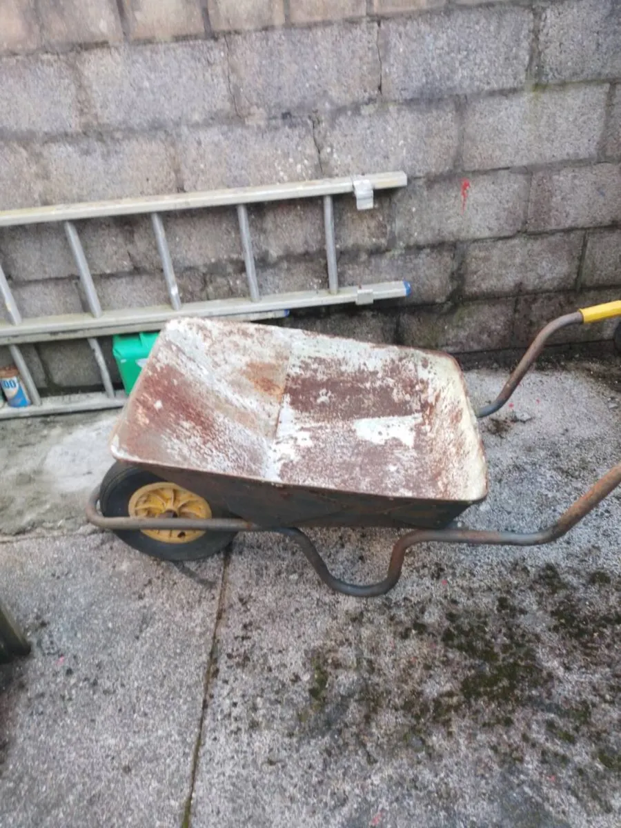 Wheel barrow - Image 1