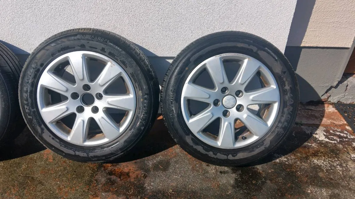 Alloy wheels 16 inch off Volkswagen Passat - Image 3