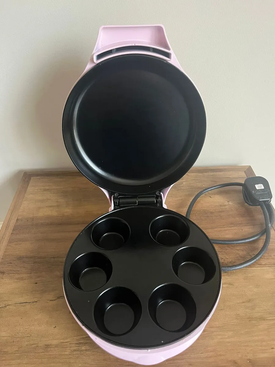 Sweet Treats Cupcake Maker - Image 1