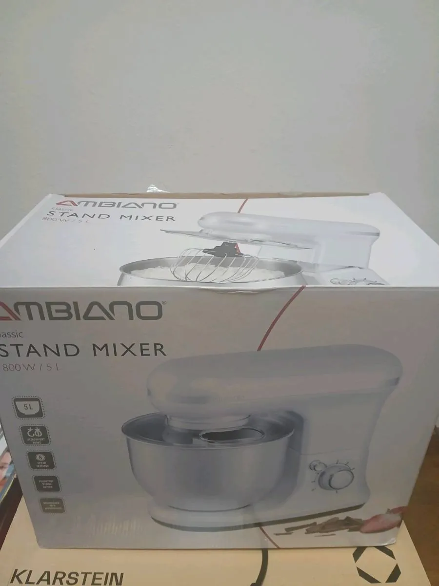 Electric stand mixer