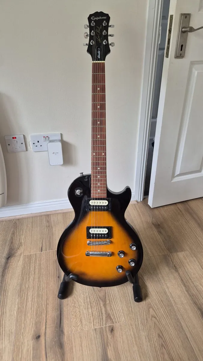 Electric Guitar - Image 1