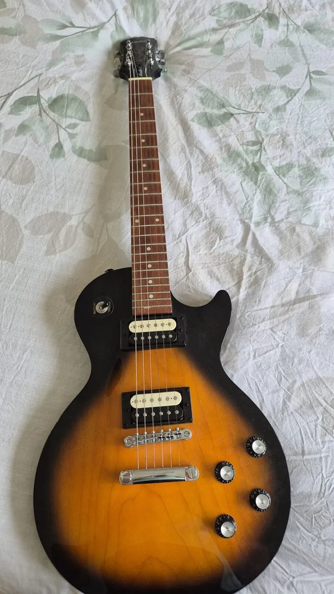 Electric Guitar - Image 2