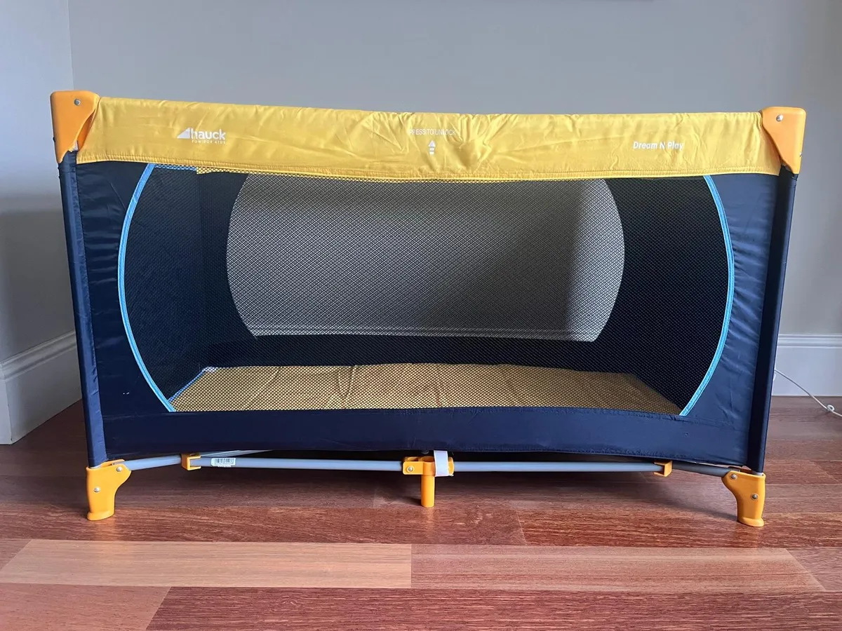 Huack Travel Cot - Image 2