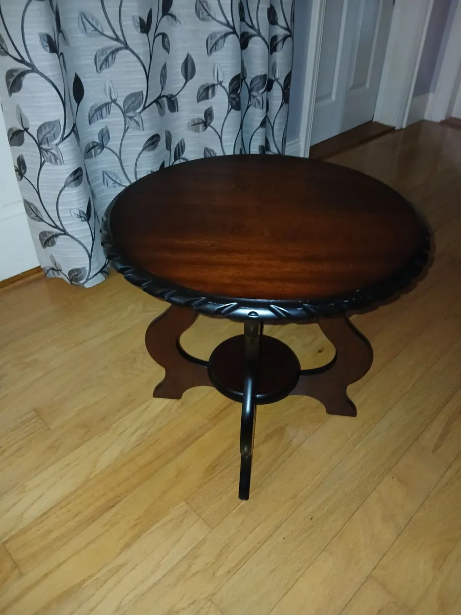 Mahogany sideboard, nest of tables and occasional - Image 3