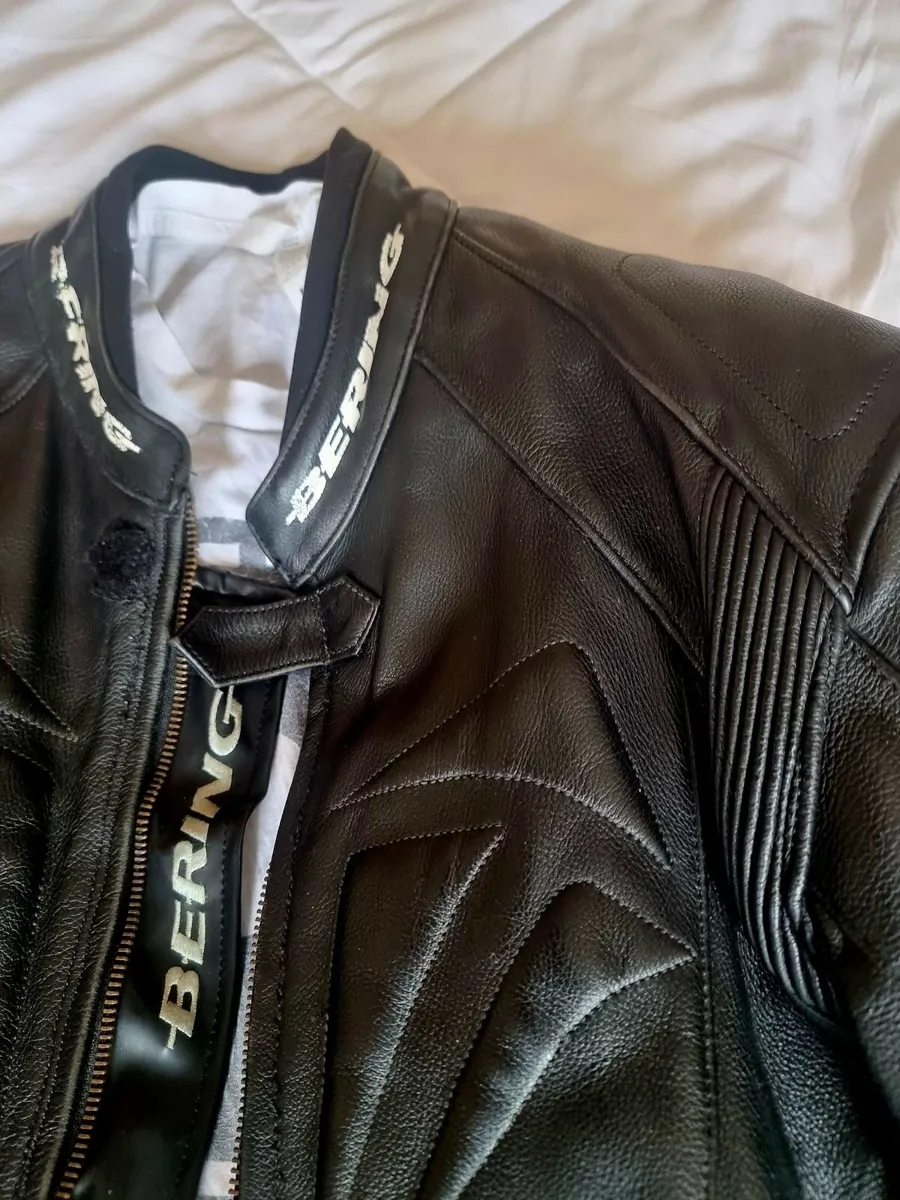 Bering Motorcycle Leather jacket size Large - Image 3