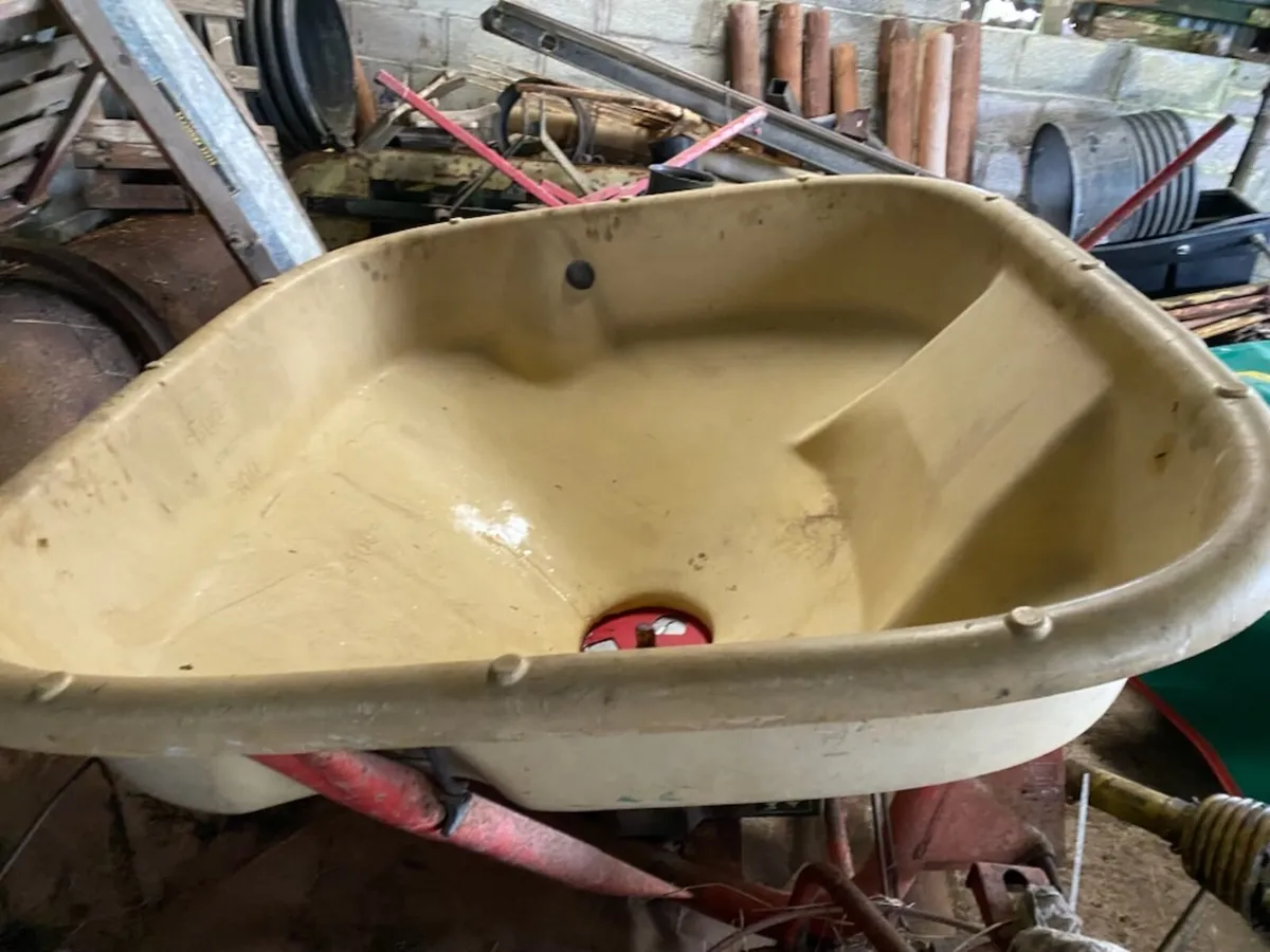 Vicon spreader - Image 1