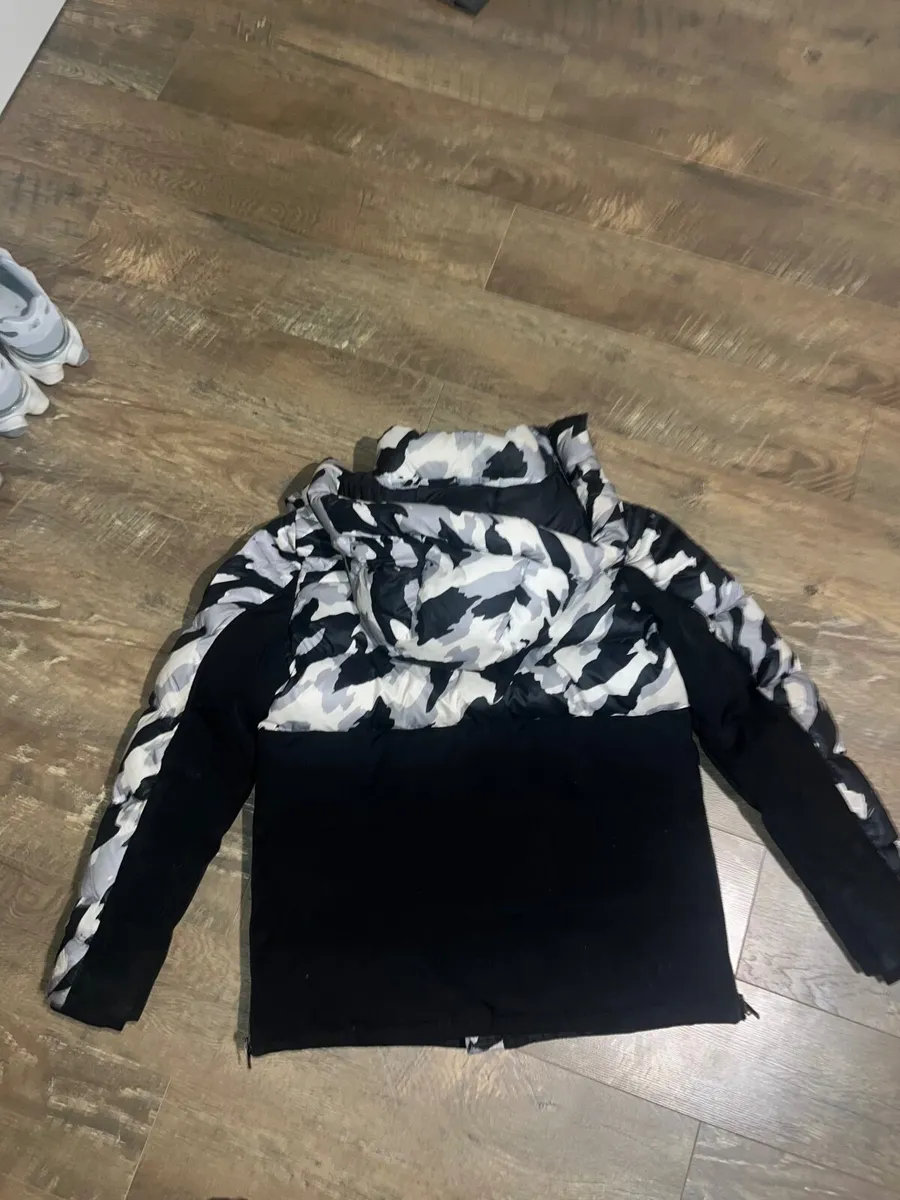 Moose Knuckles Dugald White camo Jacket - Image 3