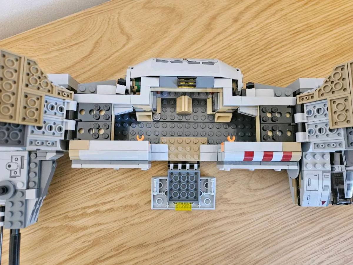 Lego Star Wars 75140 Resistance Troop Transport - Image 4