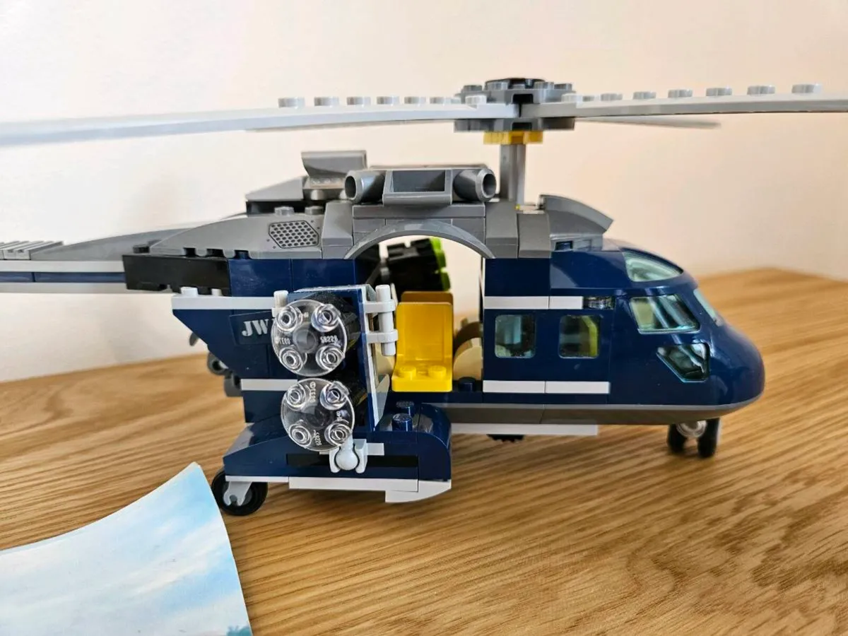 LEGO 75928 - Jurassic World helicopter pursuit - Image 4