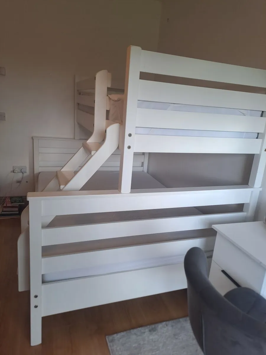 Triple bunkbed - Image 1