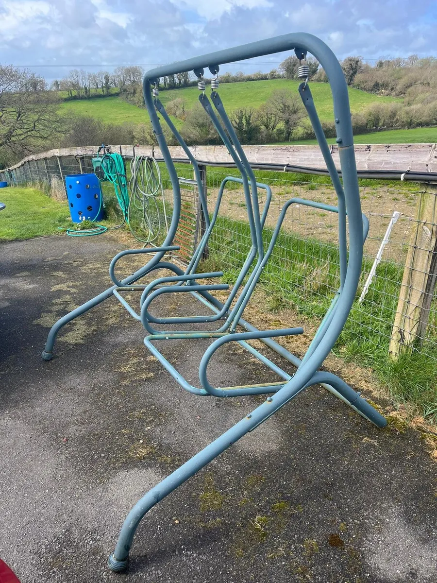 Garden swinging chairs - Image 2