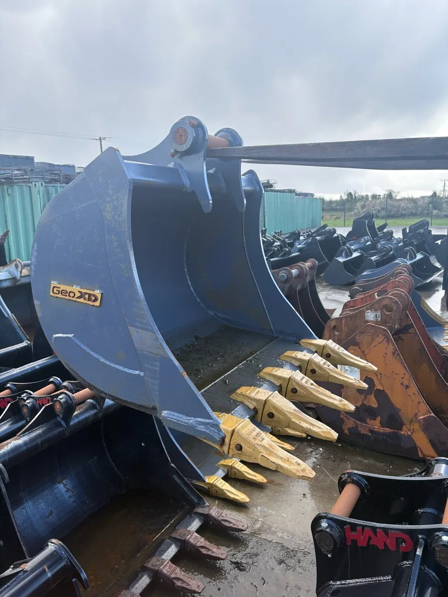 36”digging bucket for 8 ton - Image 1