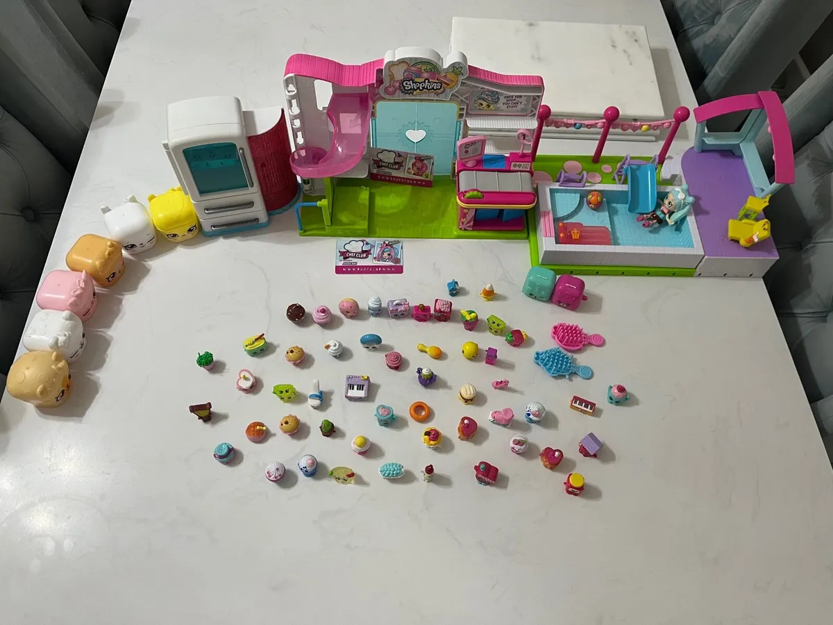 3 * Shopkins Playsets and extra Shopkins figures - Image 1