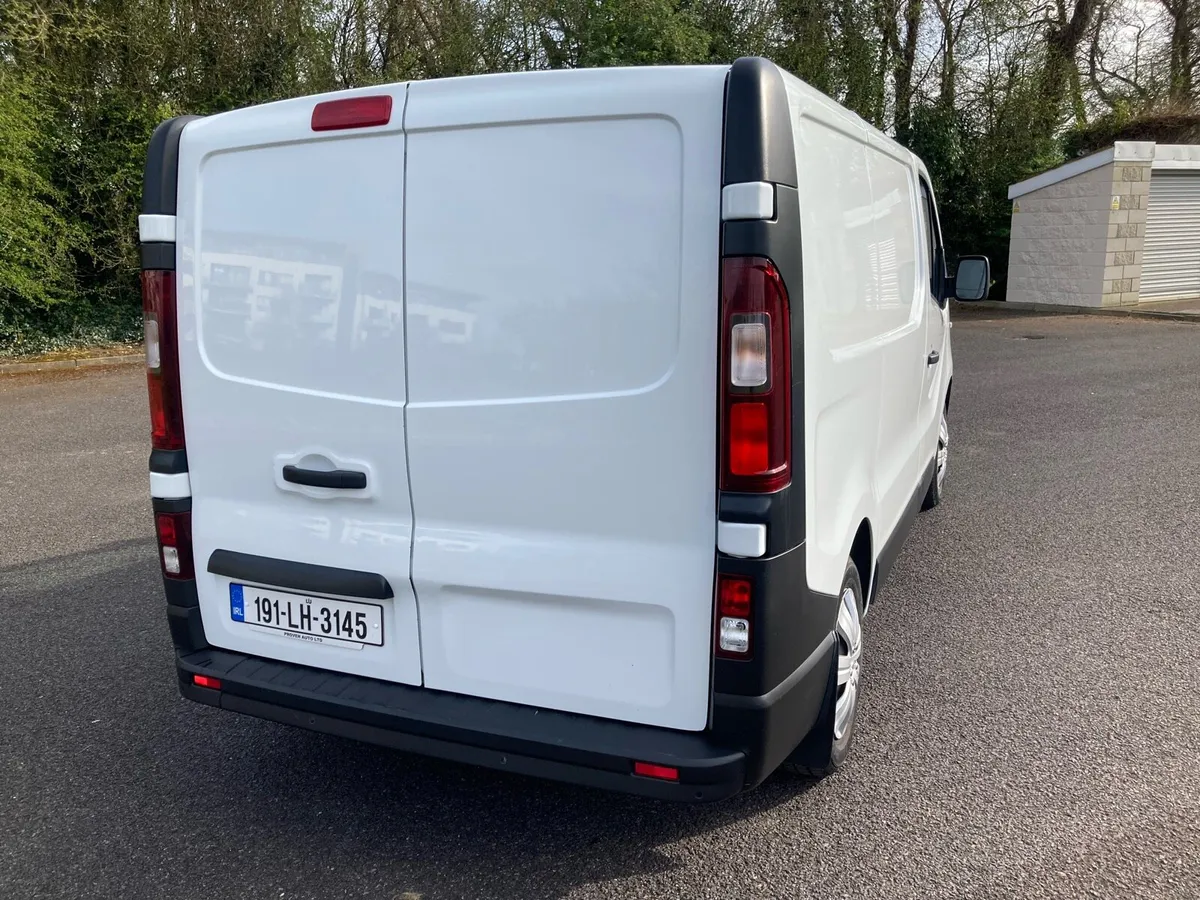 Vauxhall Vivaro - Image 3