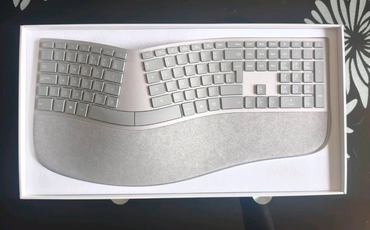 Microsoft Surface Ergonomic Keyboard - Image 1