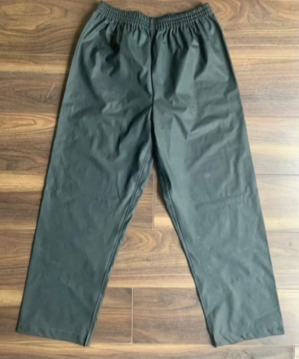 Portwest Waterproof Over Trousers / Waterproof Pan - Image 1
