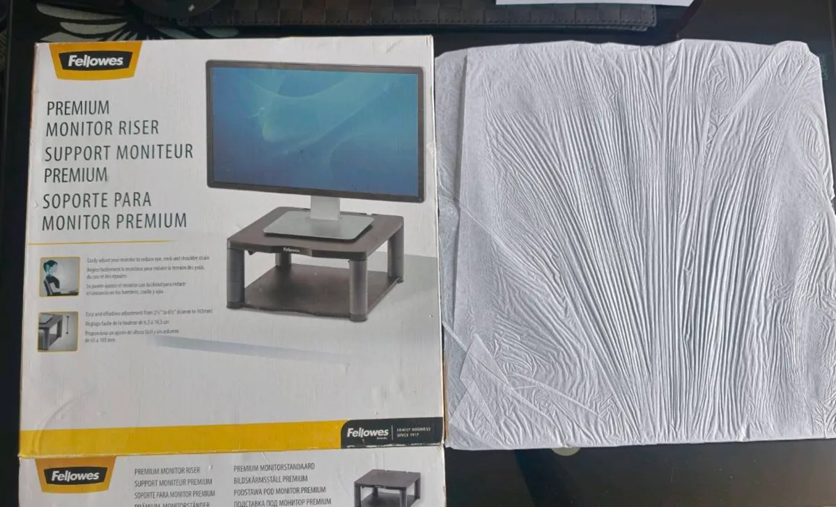 Laptop/Monitor Stand - Image 1