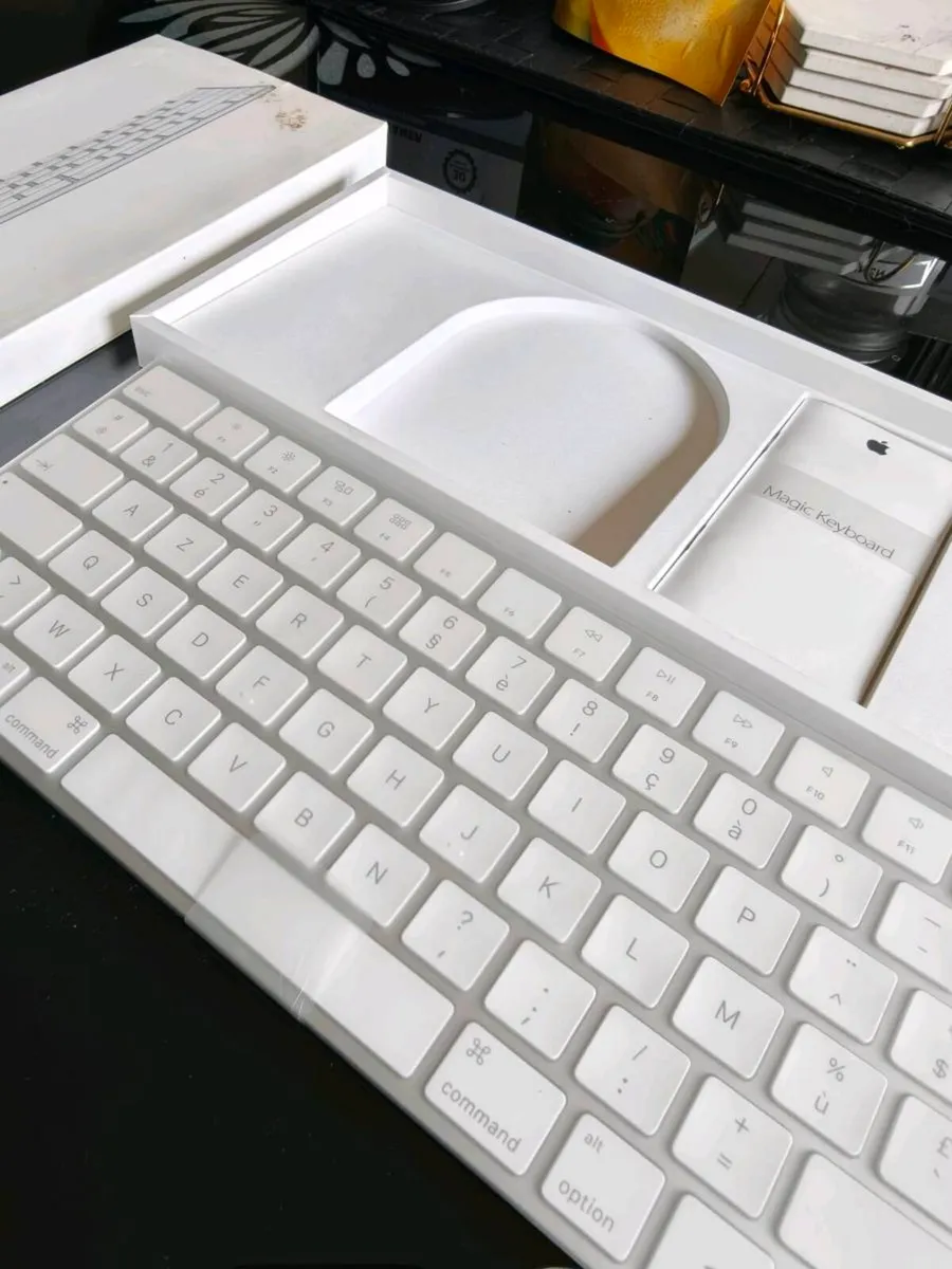 Apple Magic Keyboard - Image 2