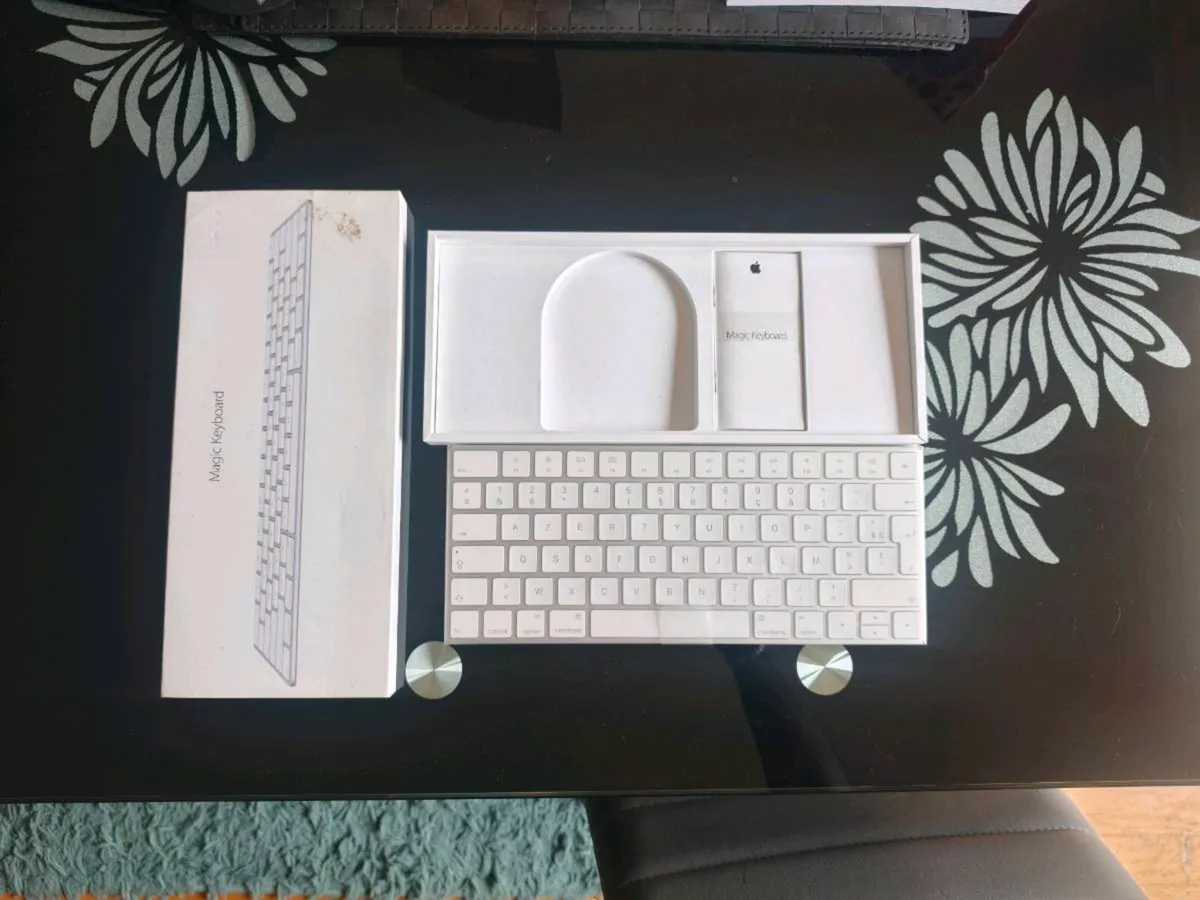 Apple Magic Keyboard - Image 1