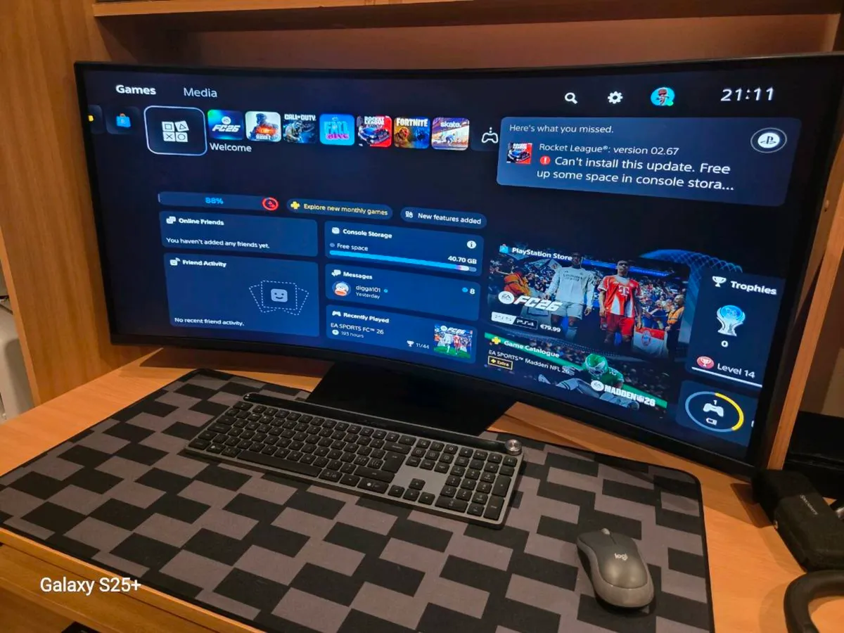 Samsung  Odyssey G7 40"monitor - Image 3