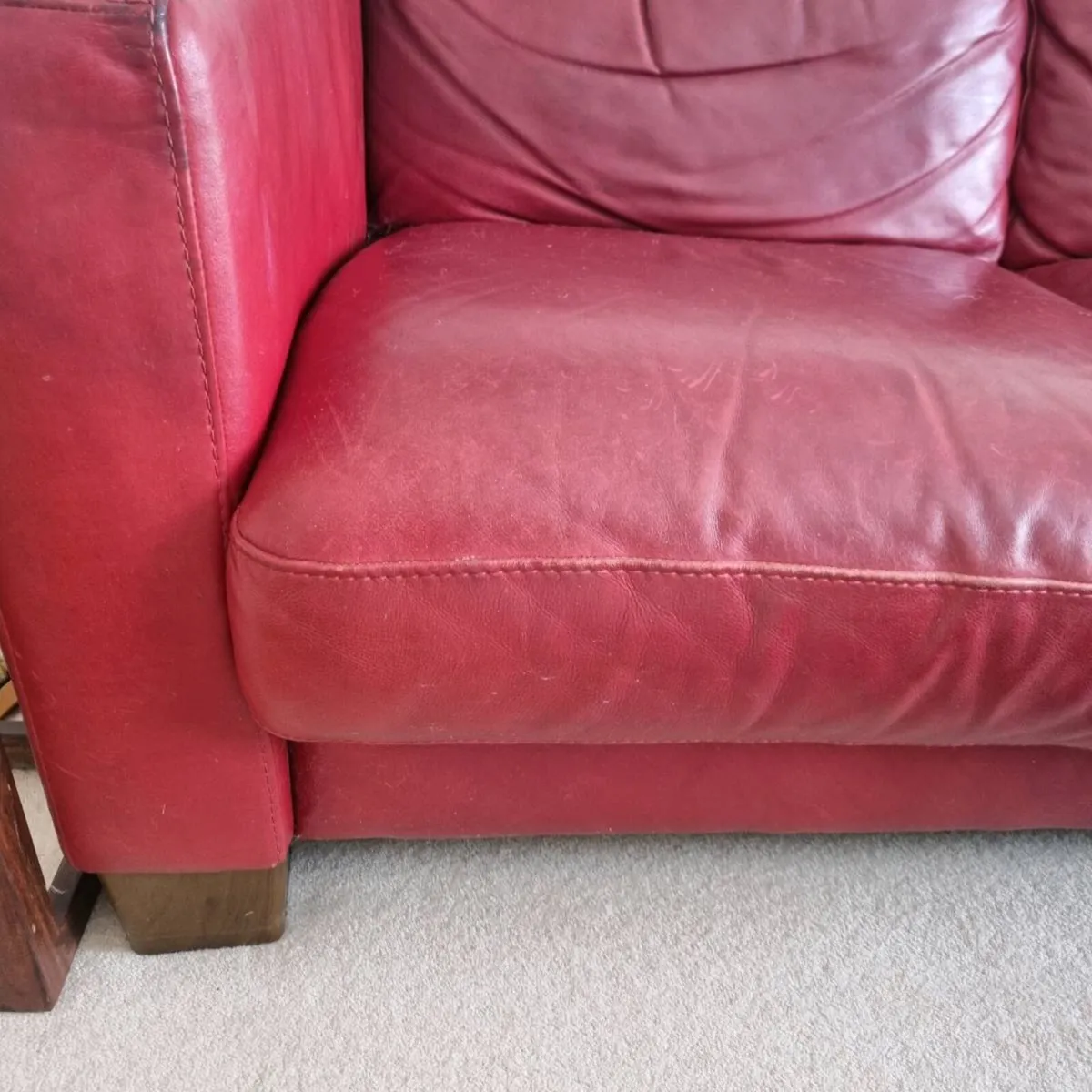 3 seater leather couch..216cm  x 93cm - Image 1