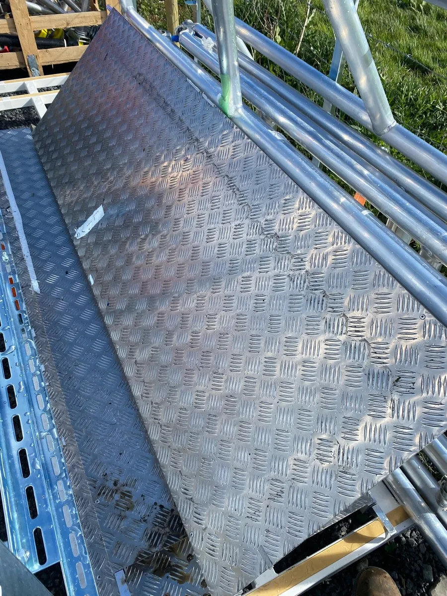 Scaffold tower platforms - Image 1