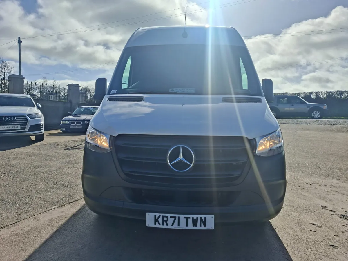 6300 TOWING 2022 MERC SPRINTER 315 CDI L2 RWD - Image 2