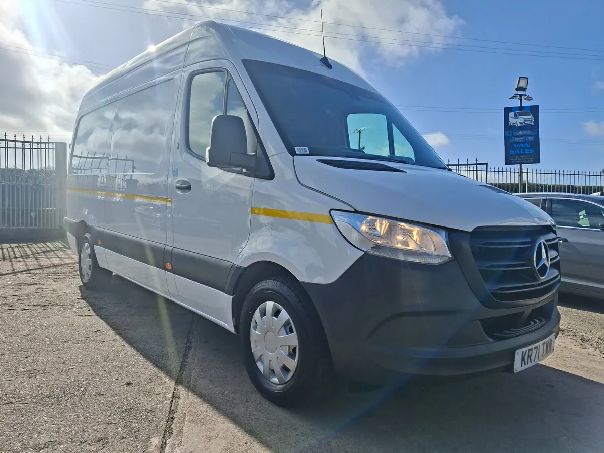 6300 TOWING 2022 MERC SPRINTER 315 CDI L2 RWD - Image 1