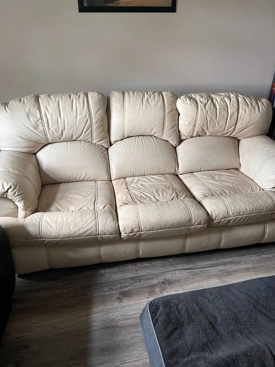 Free suite. - Image 1