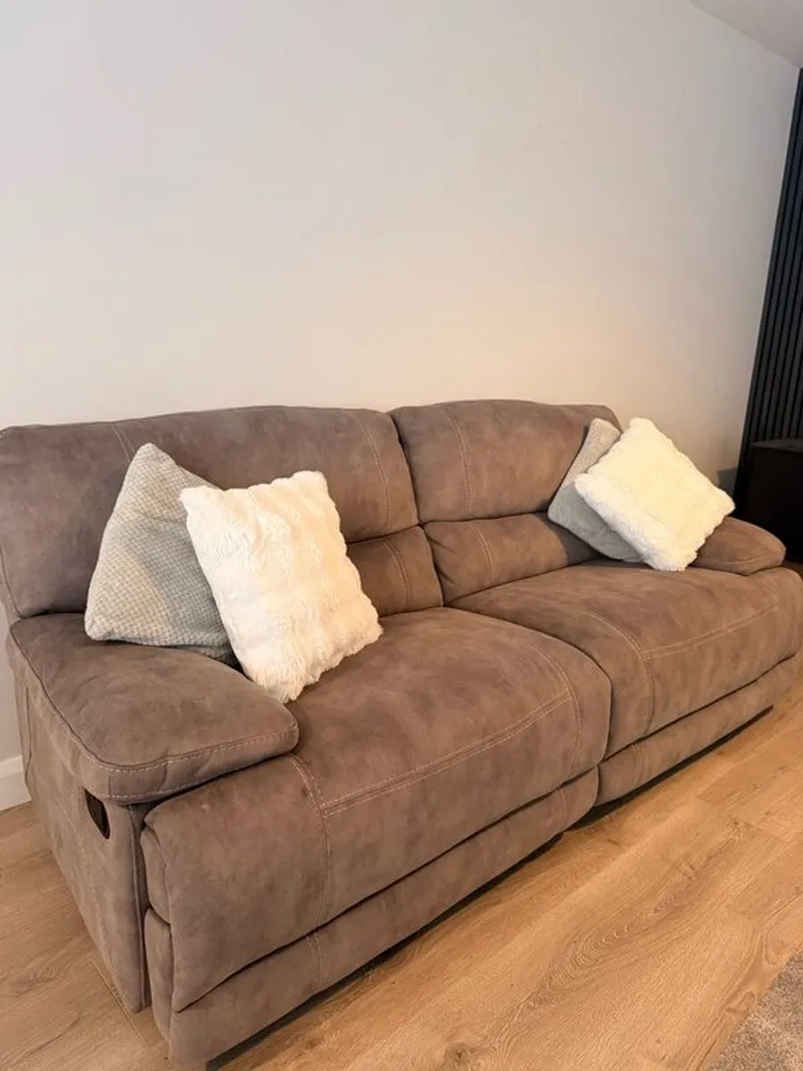 Modern 3-Seater Recliner Sofa - Image 1