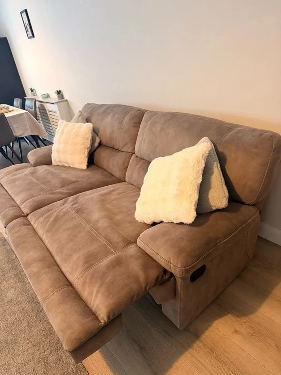 Modern 3-Seater Recliner Sofa - Image 3