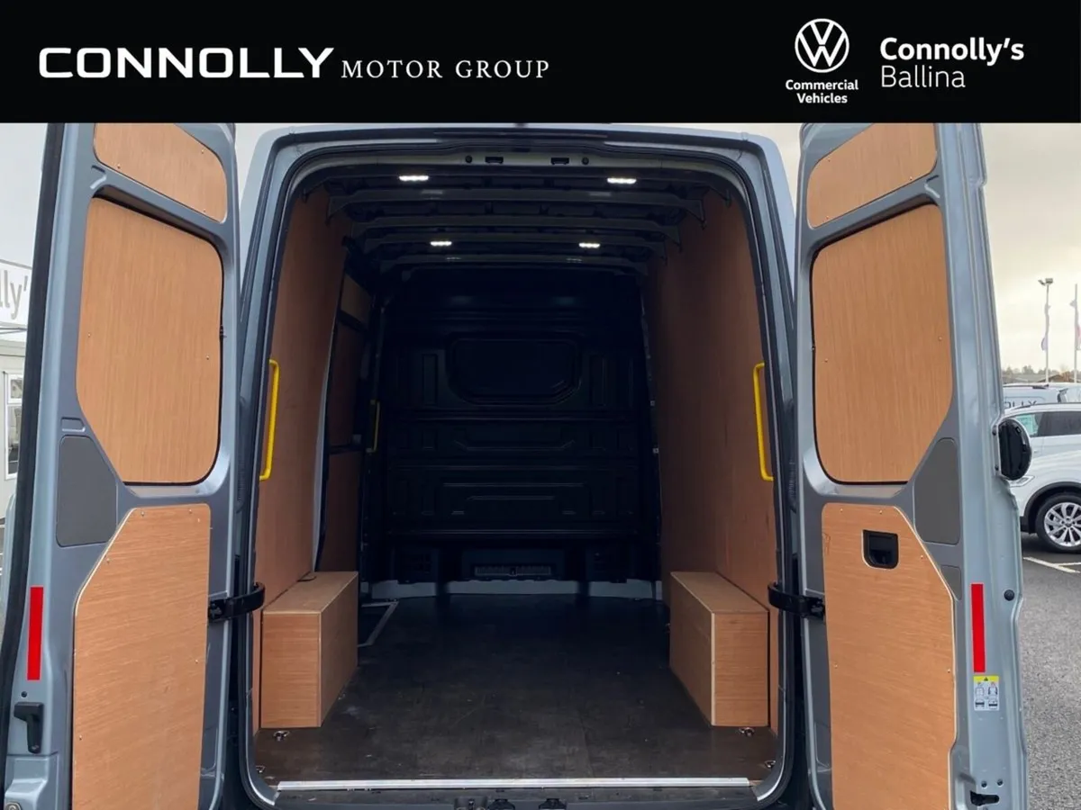 Volkswagen Crafter CRAFTER Highline 35 MWB H/Roof - Image 4