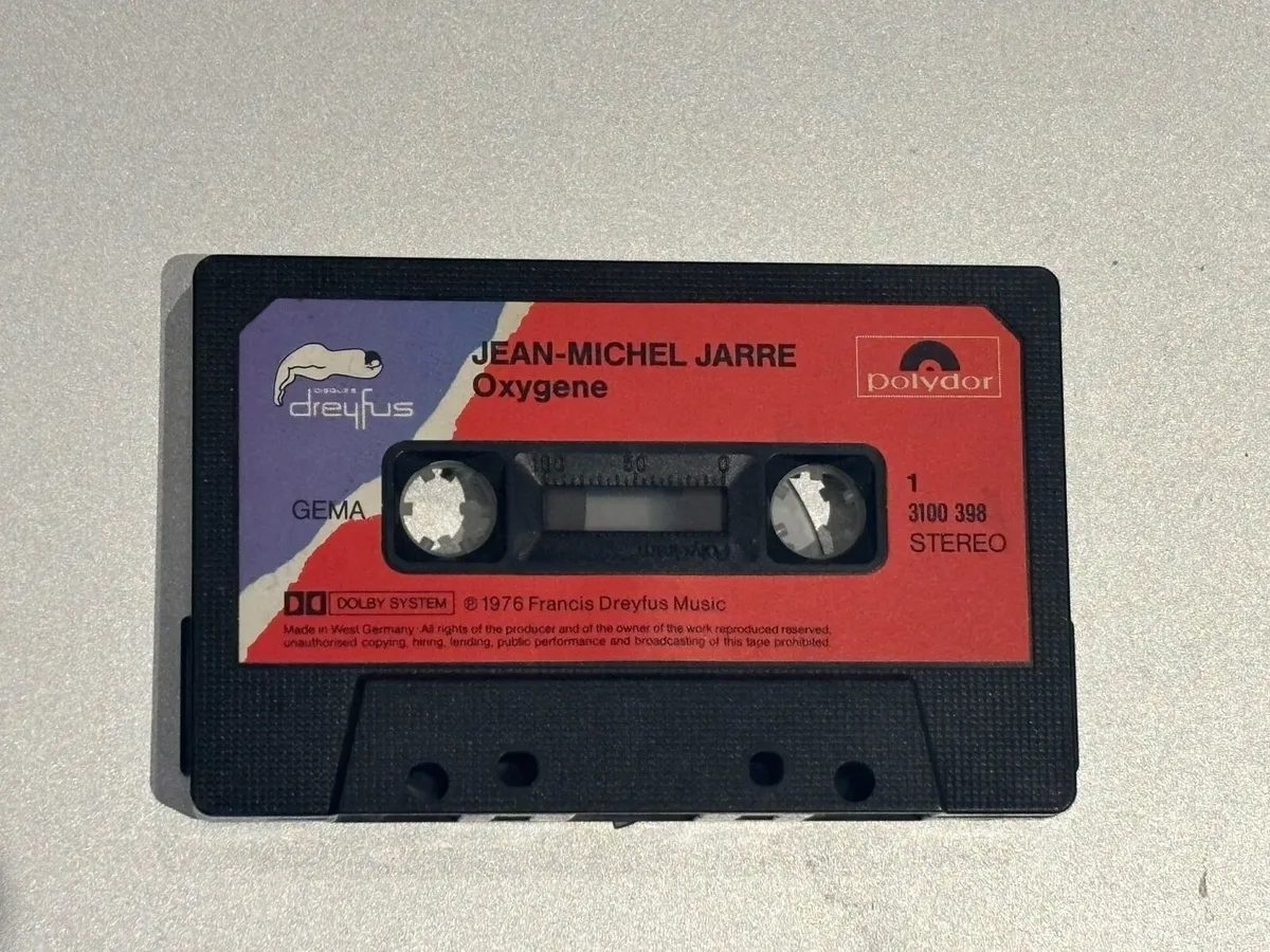 Various original tape cassettes - Image 1