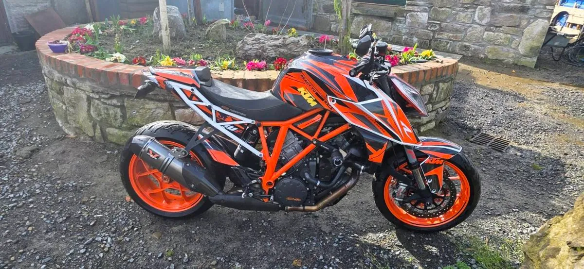 Ktm superduke r 1290 - Image 1