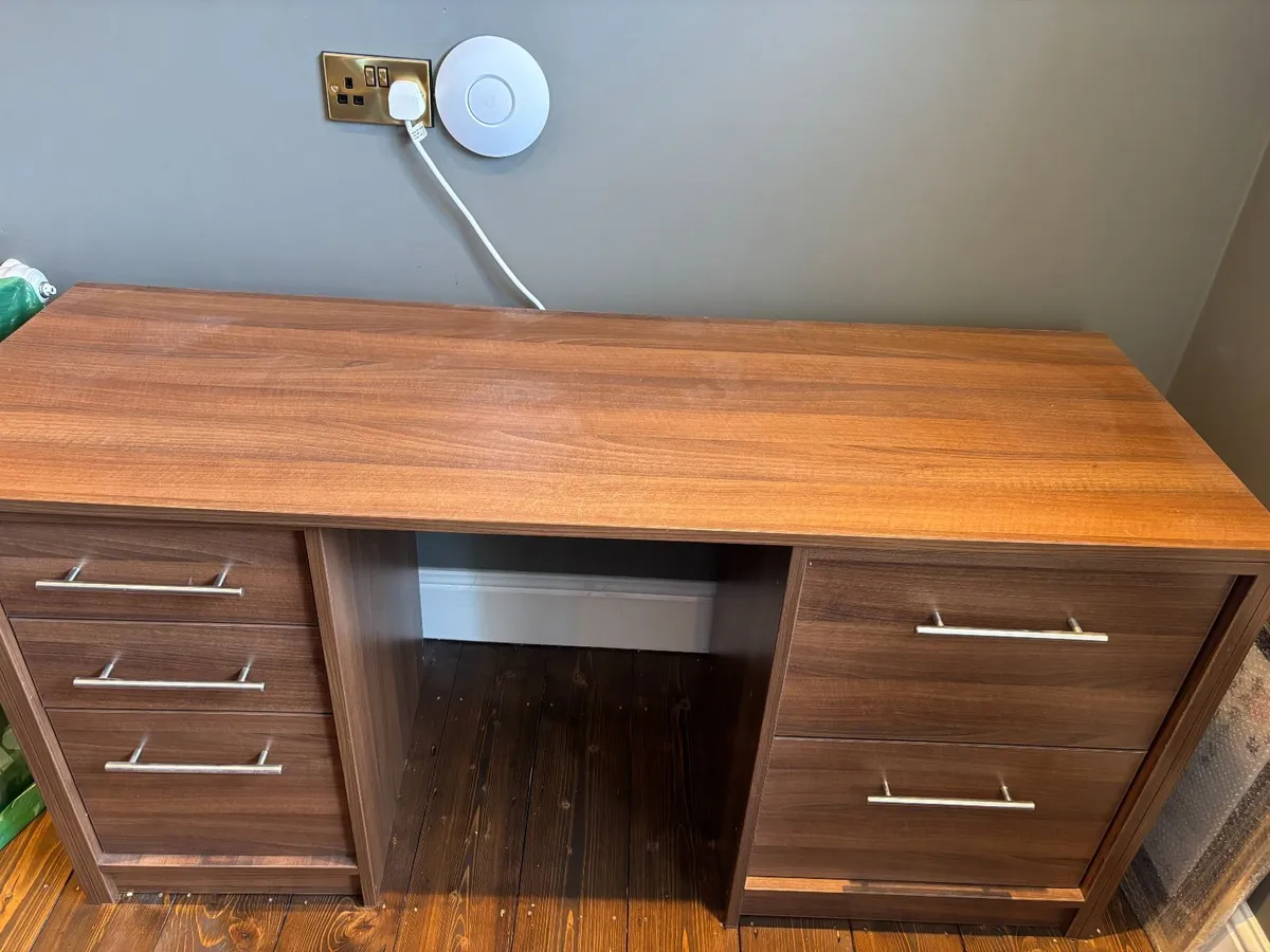 Office desk - Image 3