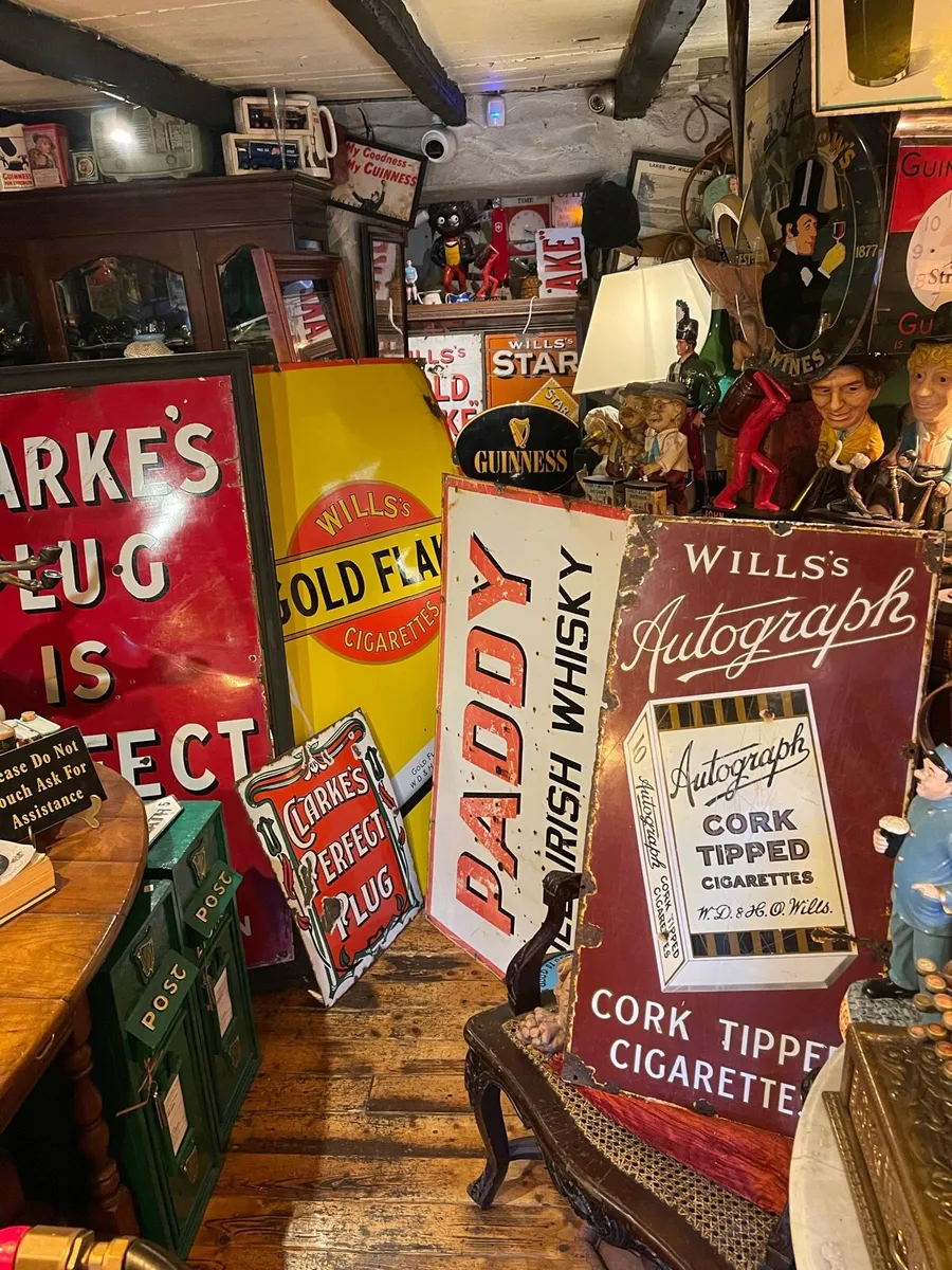 Irish pub memorabilia - Image 2
