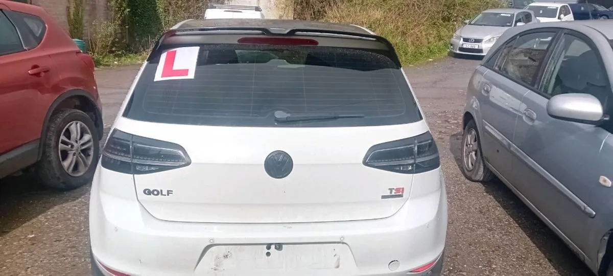 Breaking mk7 golf 1.4 tsi with reconditioned engin - Image 4