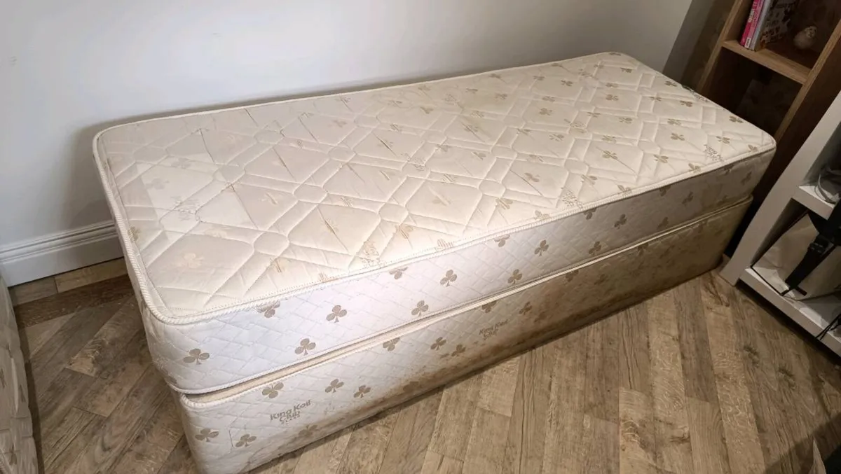 Single matress and divan - Image 3