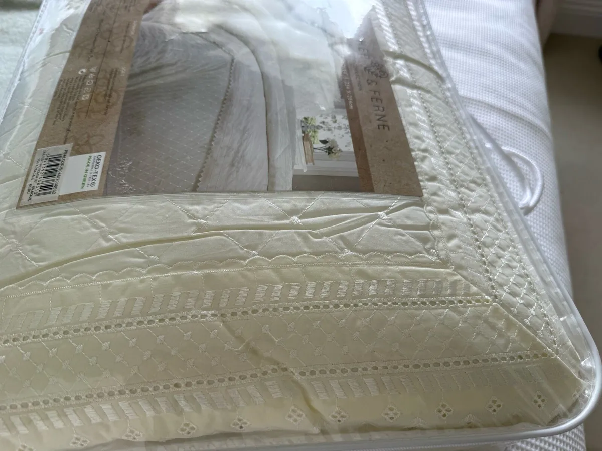 Heather and fern quilted bed throw - Image 1