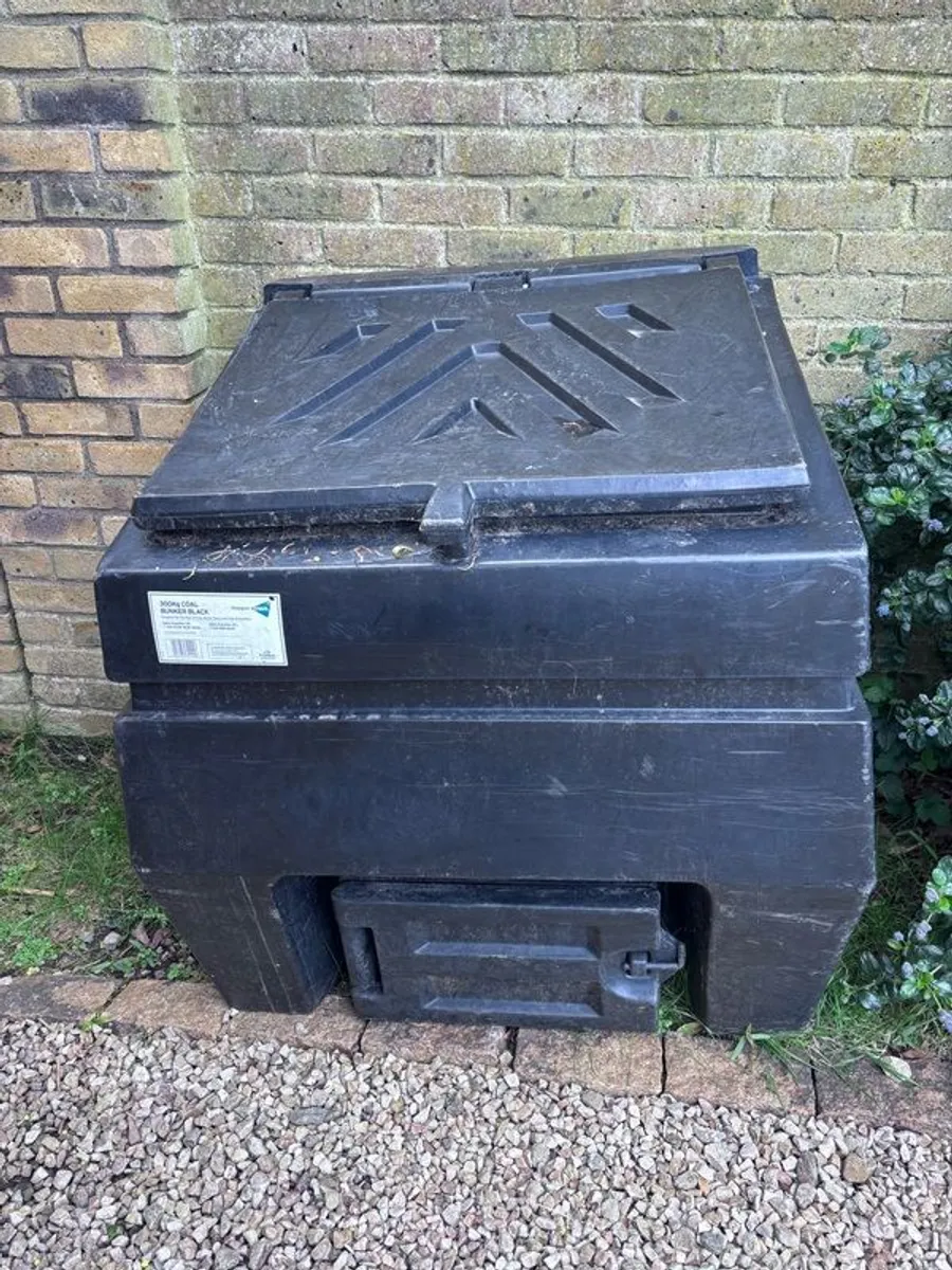 coal / wood bunker storage - Image 1