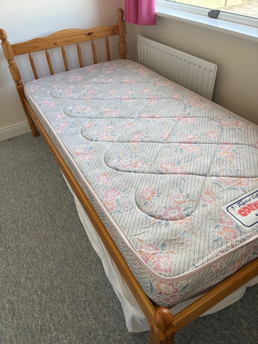 Single bed + mattress - Image 1