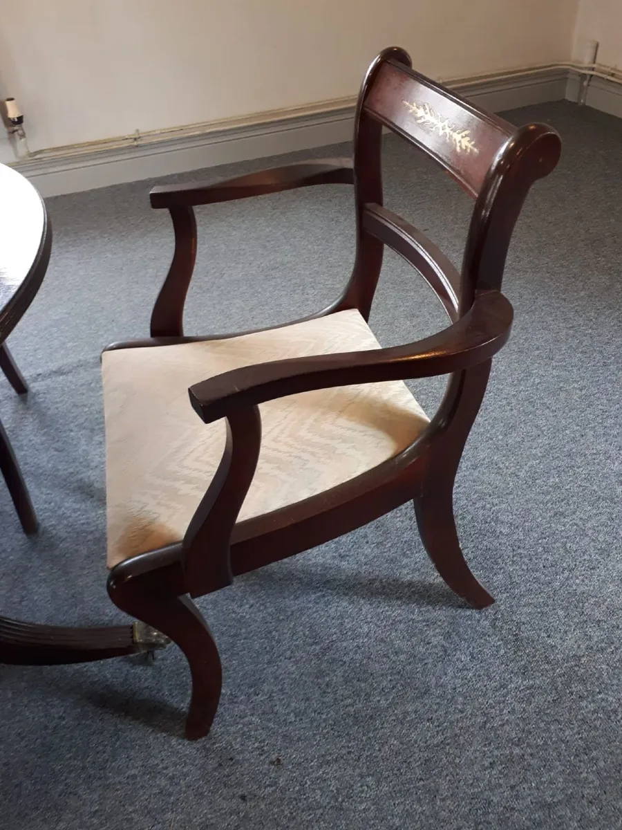 Dining table and chairs - Image 1
