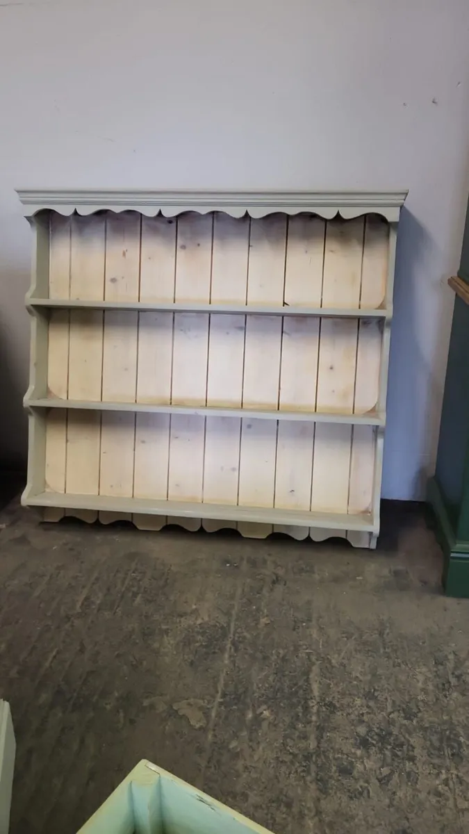 Large vintage pine wall dresser, plate rack - Image 1