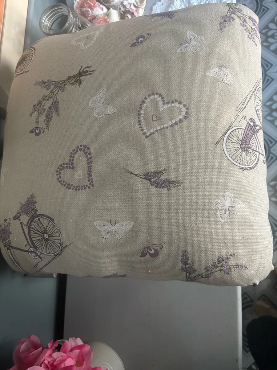 Beautiful Footstool New material - Image 3