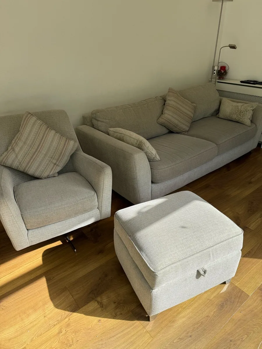Couch with swivel chair and ottoman footstool - Image 1