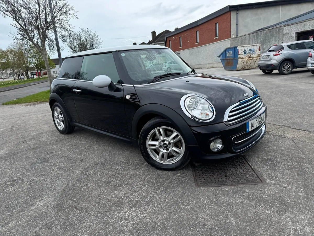 Mini Cooper 1.6 Automatic petrol - Image 1