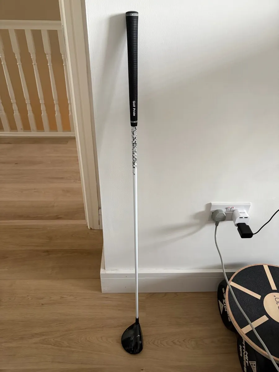 3 Wood – Excellent Condition – Premium Shaft - Image 3